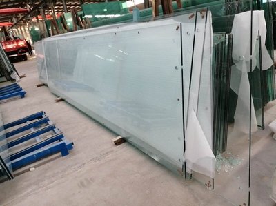 海南紅旗4S店展廳 19毫米超白吊掛鋼化玻璃幕墻的應(yīng)用與優(yōu)勢